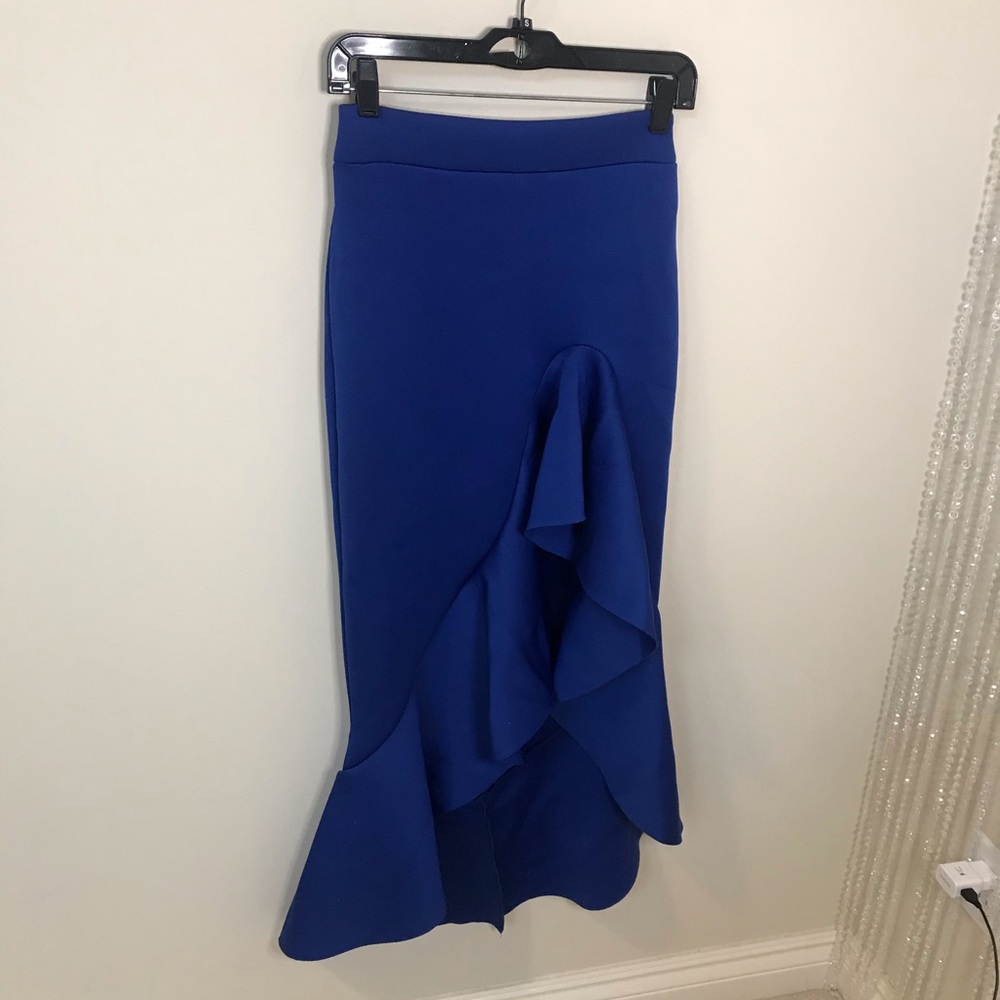 Ruffle bottom skirt
